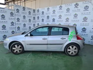 RENAULT MEGANE II CLASSIC BERLINA foto 1