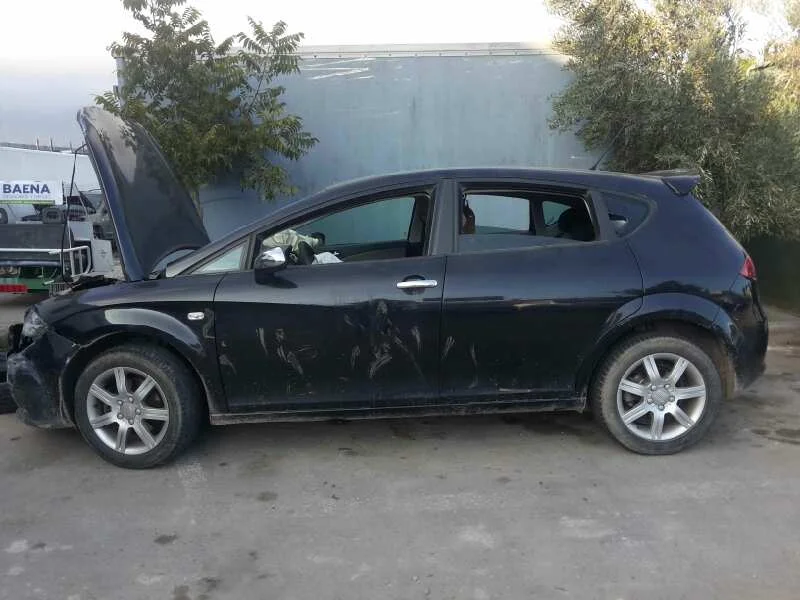 SEAT LEON (1P1)