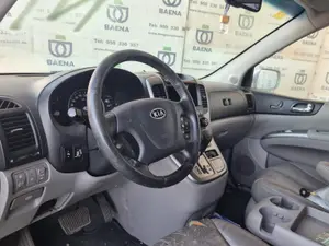 KIA CARNIVAL foto 2