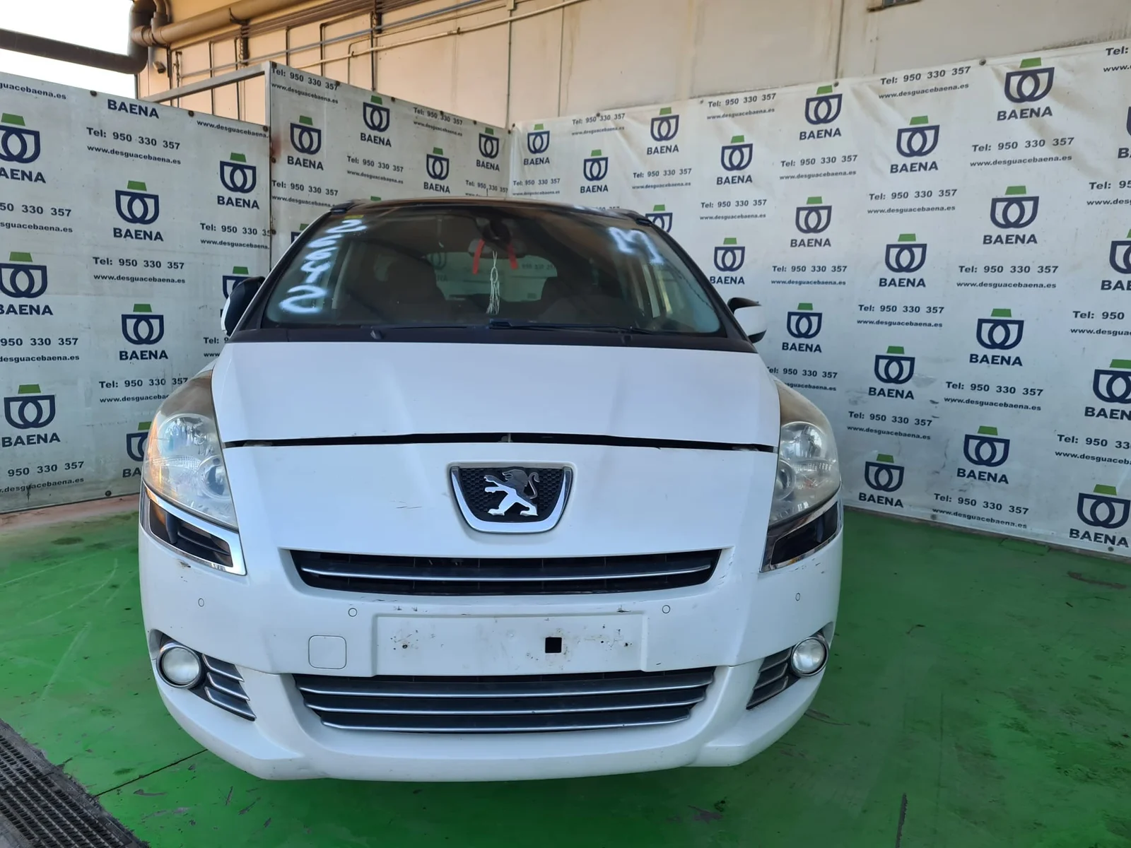 PEUGEOT 5008