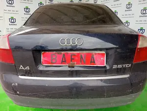 AUDI A4 AVANT (8E) foto 4