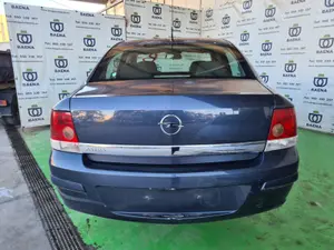 OPEL ASTRA H BERLINA foto 3