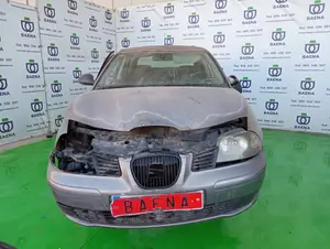 SEAT CORDOBA BERLINA (6L2) foto 2