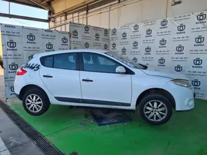 RENAULT MEGANE III BERLINA 5P foto 3