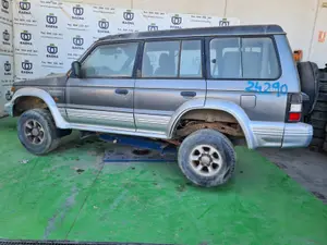 MITSUBISHI MONTERO (L040) foto 5