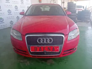 AUDI A4 BERLINA (8E) foto 4