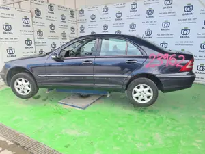 MERCEDES-BENZ CLASE C (BM 203) BERLINA foto 5