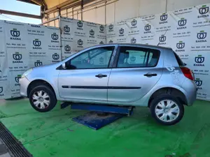 RENAULT CLIO III foto 4