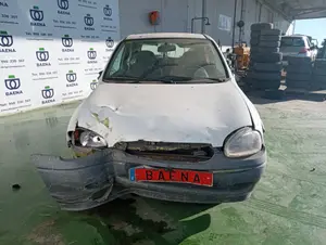 OPEL CORSA B foto 3