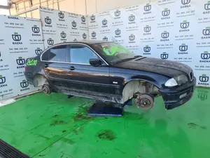 BMW SERIE 3 BERLINA (E46) foto 2