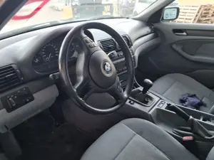 BMW SERIE 3 BERLINA (E46) foto 4