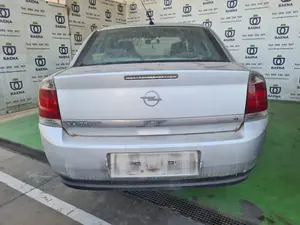 OPEL VECTRA C BERLINA foto 3
