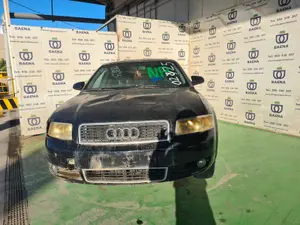 AUDI A4 BERLINA (8E) foto 1