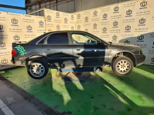 AUDI A4 BERLINA (B5) foto 3