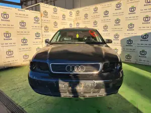 AUDI A4 BERLINA (B5) foto 1