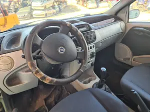 FIAT II PUNTO (188) BERLINA foto 2