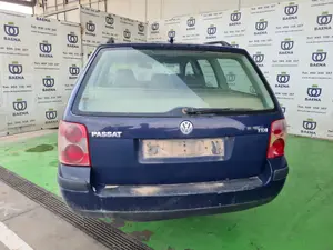 VOLKSWAGEN PASSAT BERLINA (3B3) foto 3