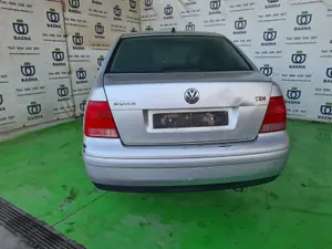 VOLKSWAGEN BORA BERLINA (1J2)(1998) foto 2