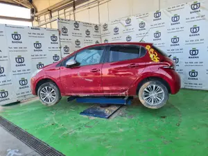 PEUGEOT 208 foto 3