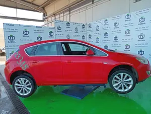 OPEL ASTRA J BERLINA 5P foto 5