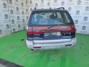 MITSUBISHI SPACE WAGON (N30/N40) foto 3