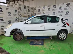 RENAULT CLIO II SYMBOL foto 3