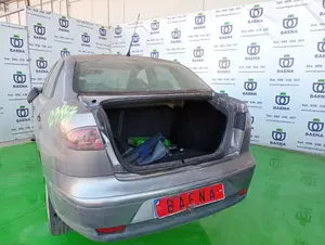 SEAT CORDOBA BERLINA (6L2) foto 3