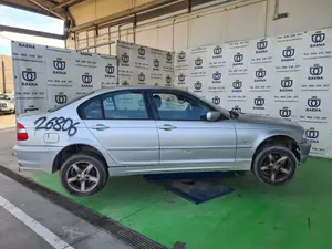 BMW SERIE 3 BERLINA (E46) foto 7