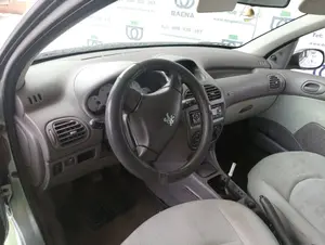 PEUGEOT 206 foto 4