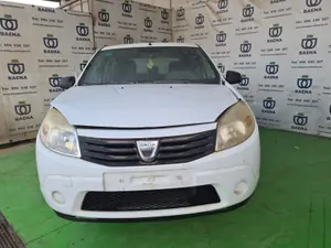 DACIA SANDERO foto 1