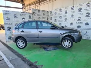 SEAT IBIZA (6L1) foto 7