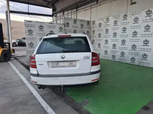 SKODA OCTAVIA BERLINA (1Z3) foto 3