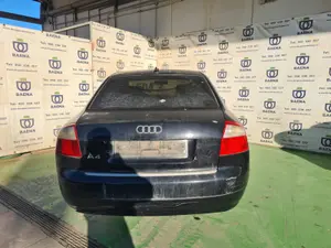 AUDI A4 BERLINA (8E) foto 5
