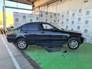 BMW SERIE 3 BERLINA (E46) foto 2