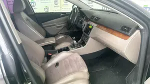 VOLKSWAGEN PASSAT BERLINA (3C2) foto 3