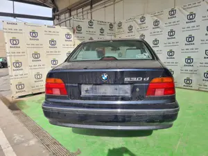 BMW SERIE 5 BERLINA (E39) foto 8