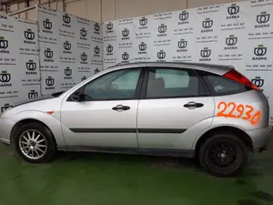 FORD FOCUS BERLINA (CAK) foto 1