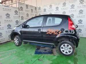 PEUGEOT 107 foto 3