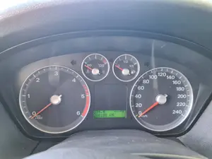 FORD FOCUS BERLINA (CAP) foto 4