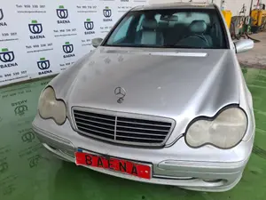 MERCEDES-BENZ CLASE C (BM 203) BERLINA foto 3