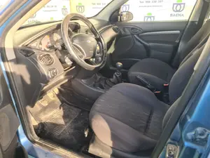 FORD FOCUS BERLINA (CAK) foto 3