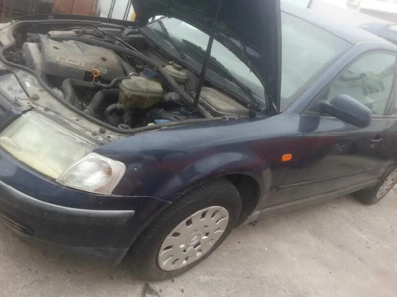 VOLKSWAGEN PASSAT BERLINA (3B2)