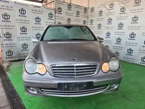 MERCEDES-BENZ CLASE C (BM 203) BERLINA foto 1