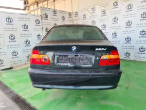 BMW SERIE 3 BERLINA (E46) foto 3