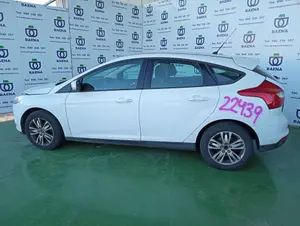 FORD FOCUS BERLINA (CB8) foto 1