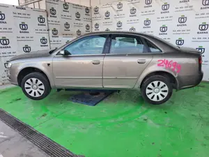 AUDI A4 AVANT (8E) foto 5
