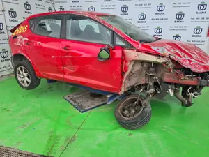 SEAT IBIZA BERLINA (6J5) foto 3