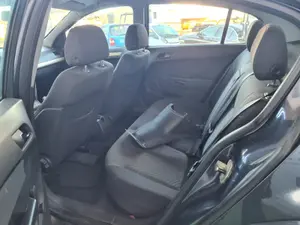 OPEL ASTRA H BERLINA foto 2