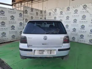 VOLKSWAGEN GOLF IV BERLINA (1J1)(10.1997) foto 3