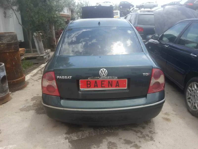 VOLKSWAGEN PASSAT BERLINA (3B3)